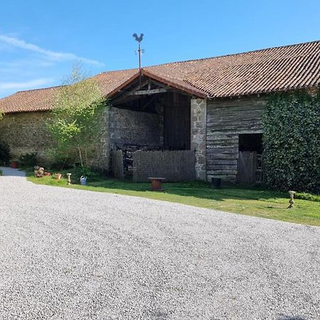 Chambres Et Gite Dans Un Lieu Calme Et Champetre Gourge Les Grippeaux Proche Parthenay エクステリア 写真