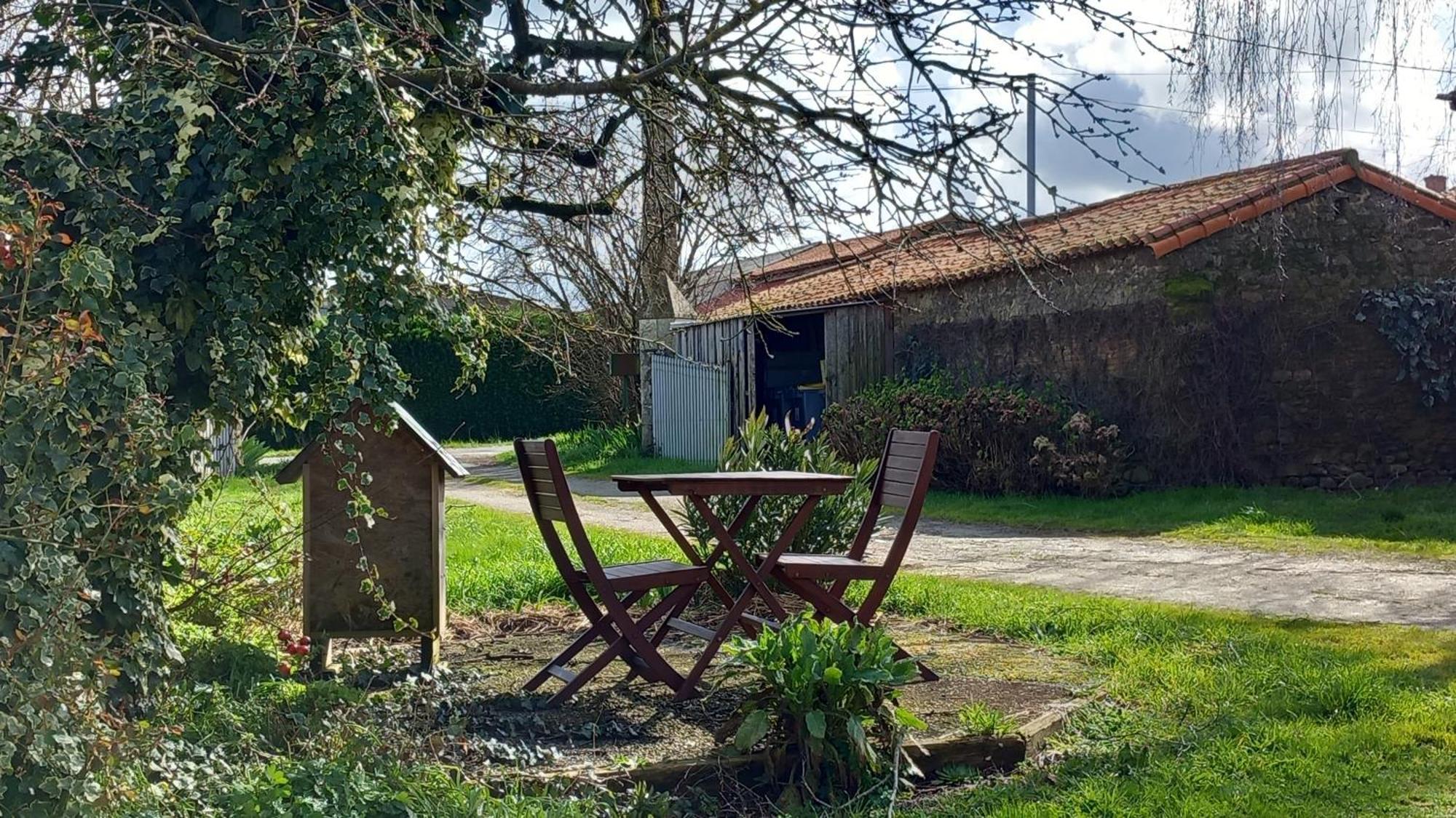Chambres Et Gite Dans Un Lieu Calme Et Champetre Gourge Les Grippeaux Proche Parthenay エクステリア 写真